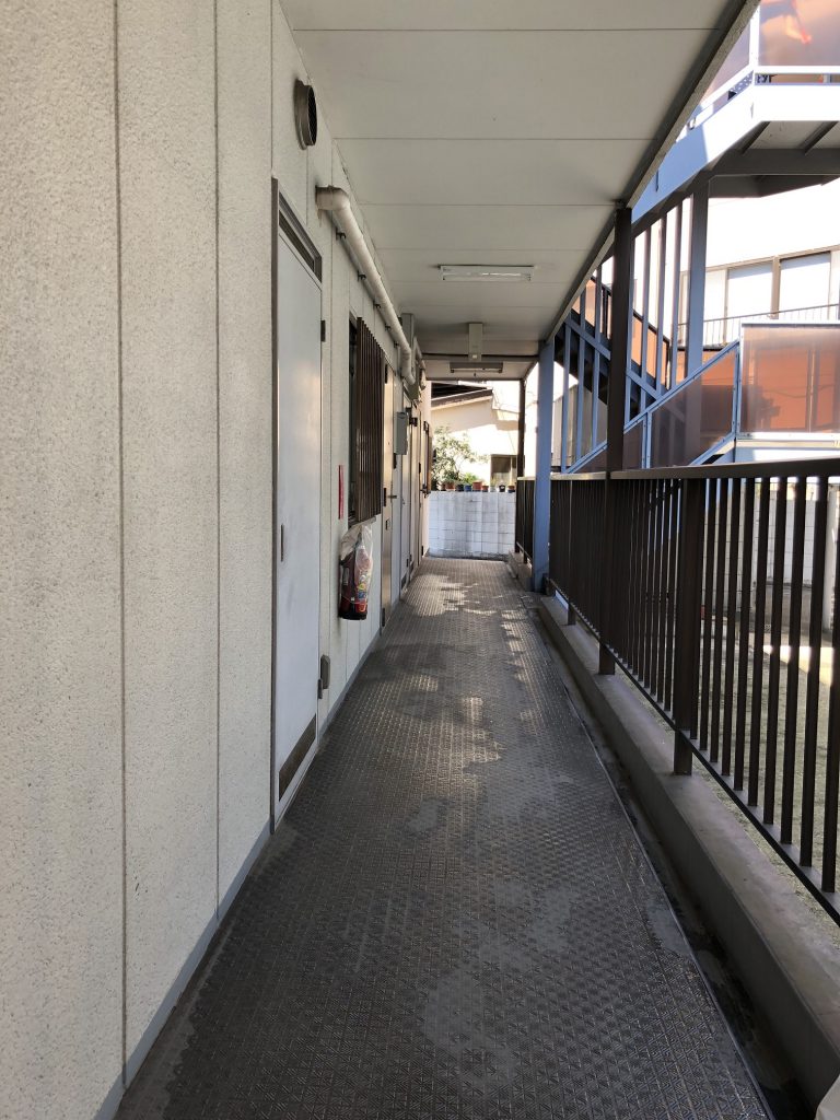 マンション定期清掃作業　暑いけど、キレイになるから嬉しい