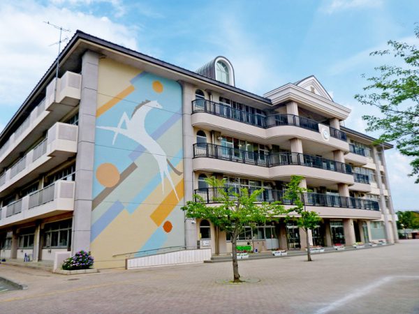 画像：埼玉県越谷市 出羽小学校 校舎